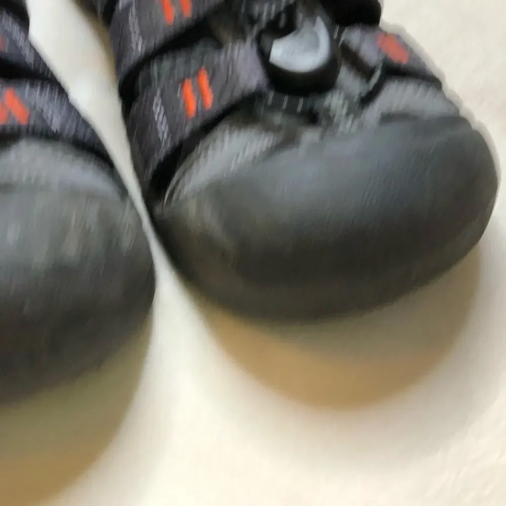 Keen Newport H2 gray black kids sandals size US 3
